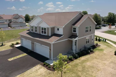 534 Buckboard Ln, Sycamore, IL 60178