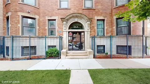 112 E 50th St #1W, Chicago, IL 60615