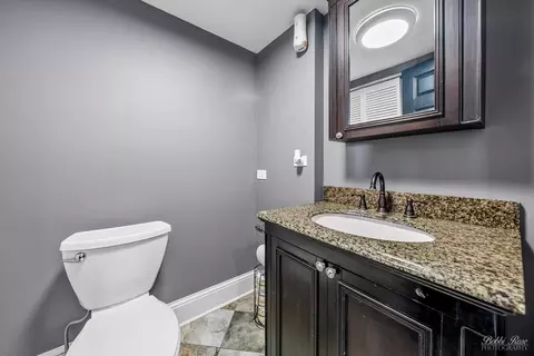 Bath - 272 Waverly Dr, Elgin, IL 60120 photo 1 of 1