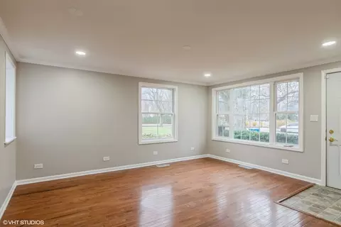 Living - 313 Hoxie Ave, Elgin, IL 60123 photo 1 of 1