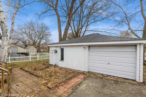 Exterior - 313 Hoxie Ave, Elgin, IL 60123 photo 2 of 2
