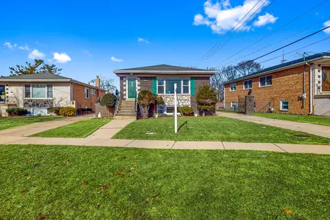14 W Ridge Rd, Villa Park, IL 60181