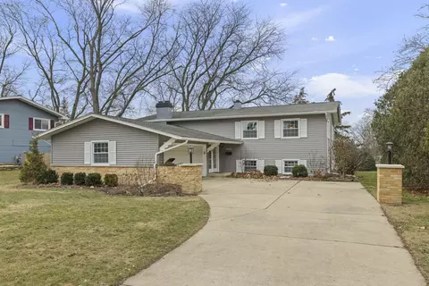 5804 Primrose Ave, Lisle, IL 60532