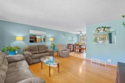 Living - Undisclosed, Addison, IL 60101 photo 1 of 2