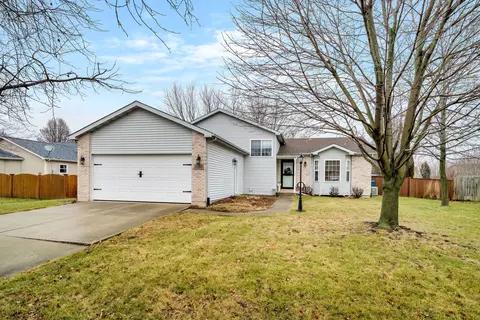2585 Cambridge Dr, Morris, IL 60450