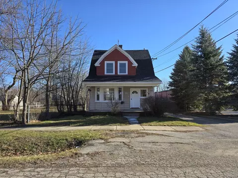 635 Whitney Ave, Winthrop Harbor, IL 60096