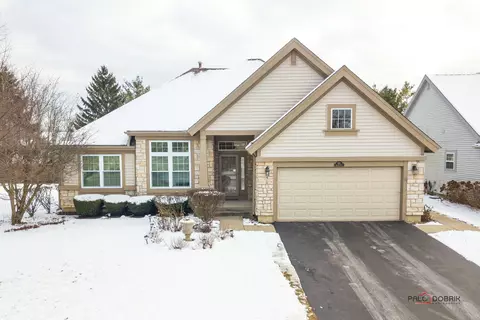 521 Bunker Hill Ct, Mundelein, IL 60060