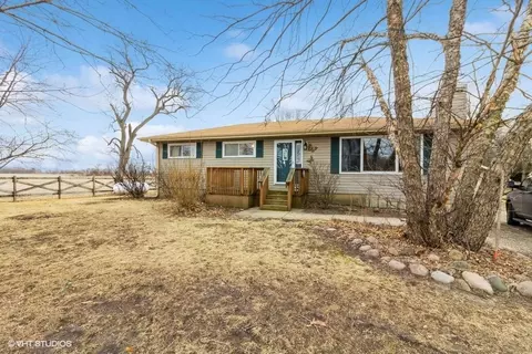 44 W011 Plank Rd, Hampshire, IL 60140