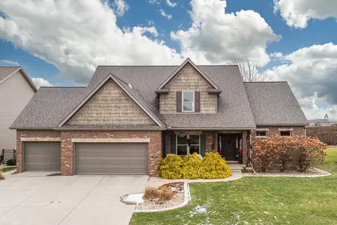 1808 Pfitzer Rd, Normal, IL 61761