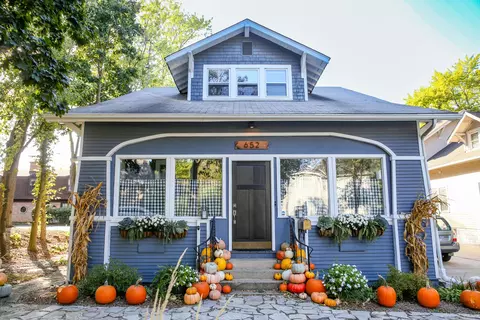 652 S Hough St, Barrington, IL 60010