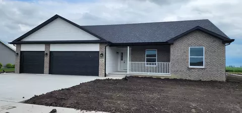 525 Lloyd Dr, Dwight, IL 60420