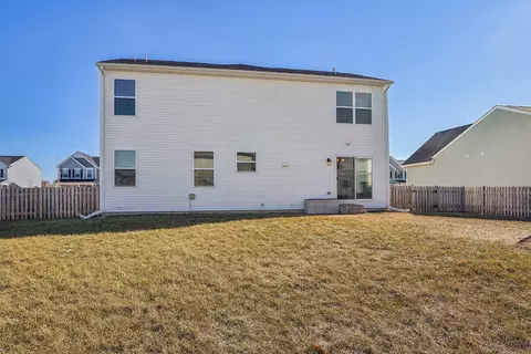 1009 Sharp Dr, Plano, IL 60545 photo 2