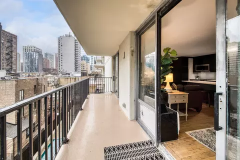 71 E Division St #602, Chicago, IL 60610 photo 12