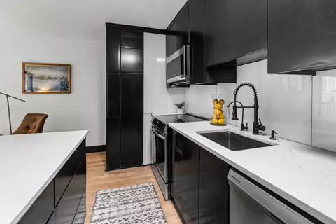 71 E Division St #602, Chicago, IL 60610 photo 8