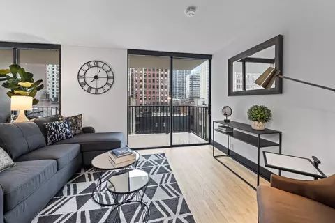 71 E Division St #602, Chicago, IL 60610 photo 5