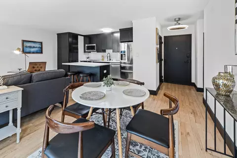 71 E Division St #602, Chicago, IL 60610 photo 2