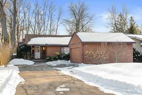 1427 Greenwood Ave, Deerfield, IL 60015