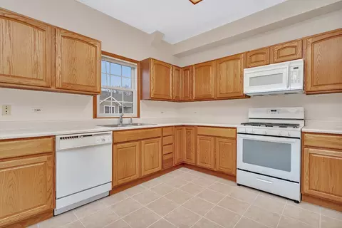 Kitchen - 2041 Lisbon Rd, Morris, IL 60450 photo 2 of 4
