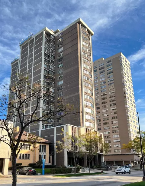 6325 N Sheridan Rd #2007, Chicago, IL 60660
