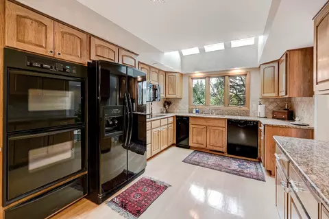 12 Laurel Oak Ct, Burr Ridge, IL 60527 photo 10