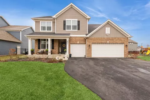 801 Treeline Dr, Algonquin, IL 60102