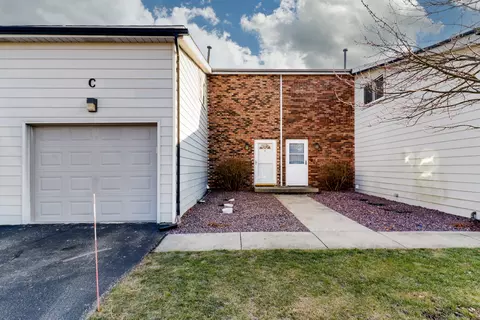 2516 E Washington St #C, Bloomington, IL 61704