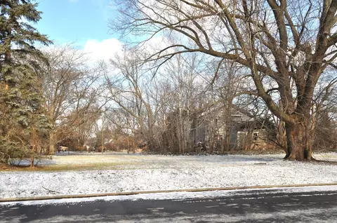 150 E Sauk Trl, Frankfort, IL 60423