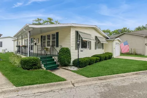 Exterior - 1107 Candida Rd, Elgin, IL 60123 photo 1 of 3
