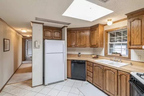 Kitchen - 1107 Candida Rd, Elgin, IL 60123 photo 2 of 3