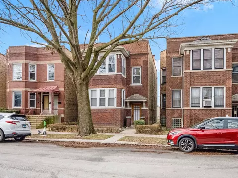 3712 N Claremont Ave, Chicago, IL 60618