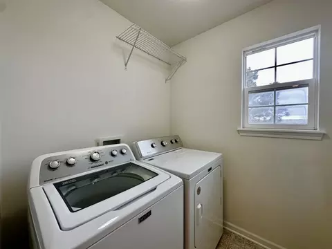 281 Bent Grass Cir #E, Dekalb, IL 60115 photo 10