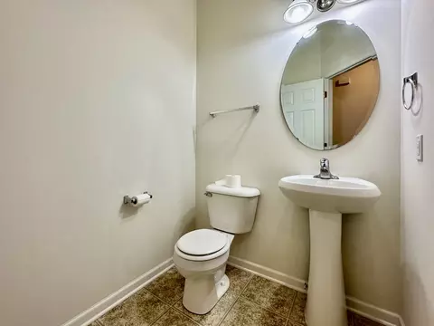281 Bent Grass Cir #E, Dekalb, IL 60115 photo 6