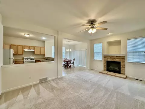 281 Bent Grass Cir #E, Dekalb, IL 60115 photo 2