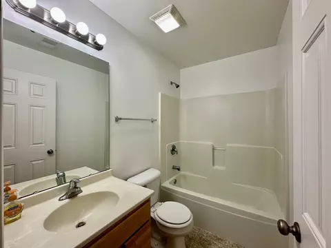 281 Bent Grass Cir #E, Dekalb, IL 60115 photo 9