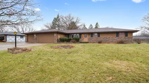 639 Windfield Ln, Machesney Park, IL 61115