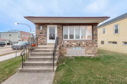 3221 S Paulina St, Chicago, IL 60608