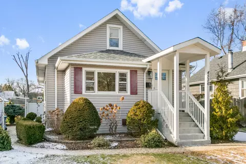 4536 Stanley Ave, Downers Grove, IL 60515