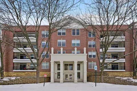 3125 Town Square Dr #104, Rolling Meadows, IL 60008