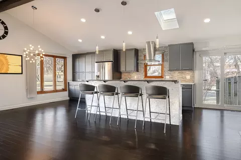 Kitchen - 4351 150th St, Midlothian, IL 60445 photo 2 of 6