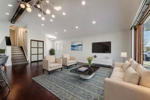 Living - 4351 150th St, Midlothian, IL 60445 photo 1 of 4