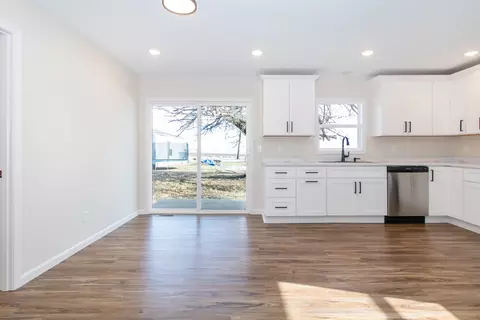 307 N Walnut St, Arrowsmith, IL 61722 photo 9