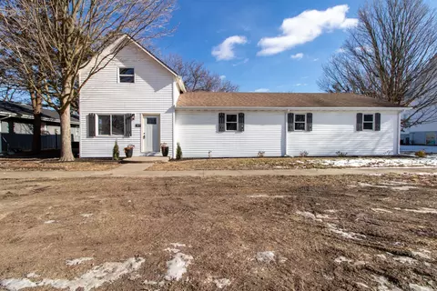307 N Walnut St, Arrowsmith, IL 61722