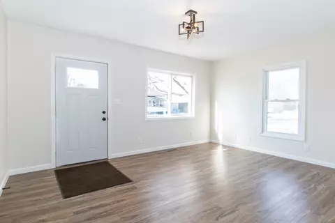 307 N Walnut St, Arrowsmith, IL 61722 photo 4
