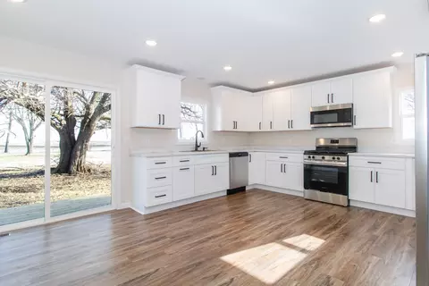 307 N Walnut St, Arrowsmith, IL 61722 photo 10