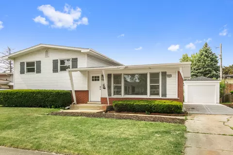 251 Tahoe Dr, Chicago Heights, IL 60411