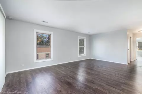 Living - 1704 Fayette Walk #E, Hoffman Estates, IL 60169 photo 3 of 4