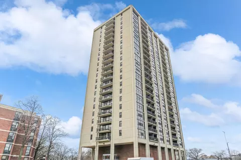 2901 S Michigan Ave #1504, Chicago, IL 60616