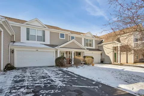 140 Schneider Ct, North Aurora, IL 60542