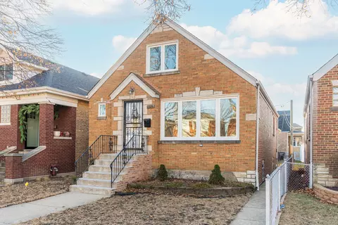 5955 W Wilson Ave, Chicago, IL 60630