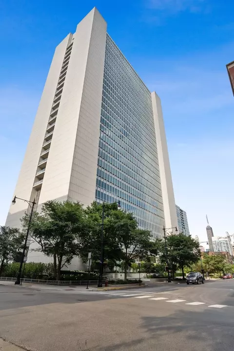500 W Superior St #1005, Chicago, IL 60654